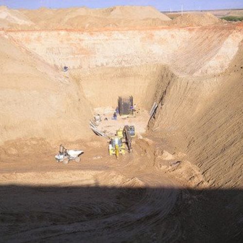 Excavación para  arqueta de vertedero en Medina del Campo
