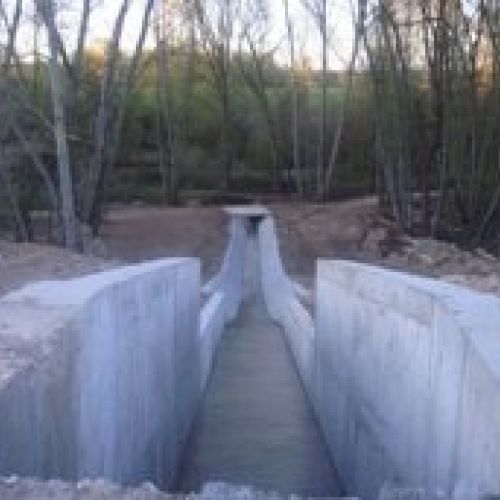 Construcción de aliviadero Canal de Guma