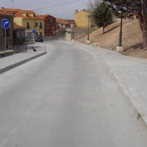 Pavimentación mediante hormigón semipulido de C/Corralillo en Peñafiel (Valladolid)