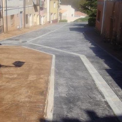 Pavimentación de calle con hormigón impreso en Curiel de Duero
